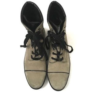 Tods Woman’s Light Brown Suede Boots- Winter is coming